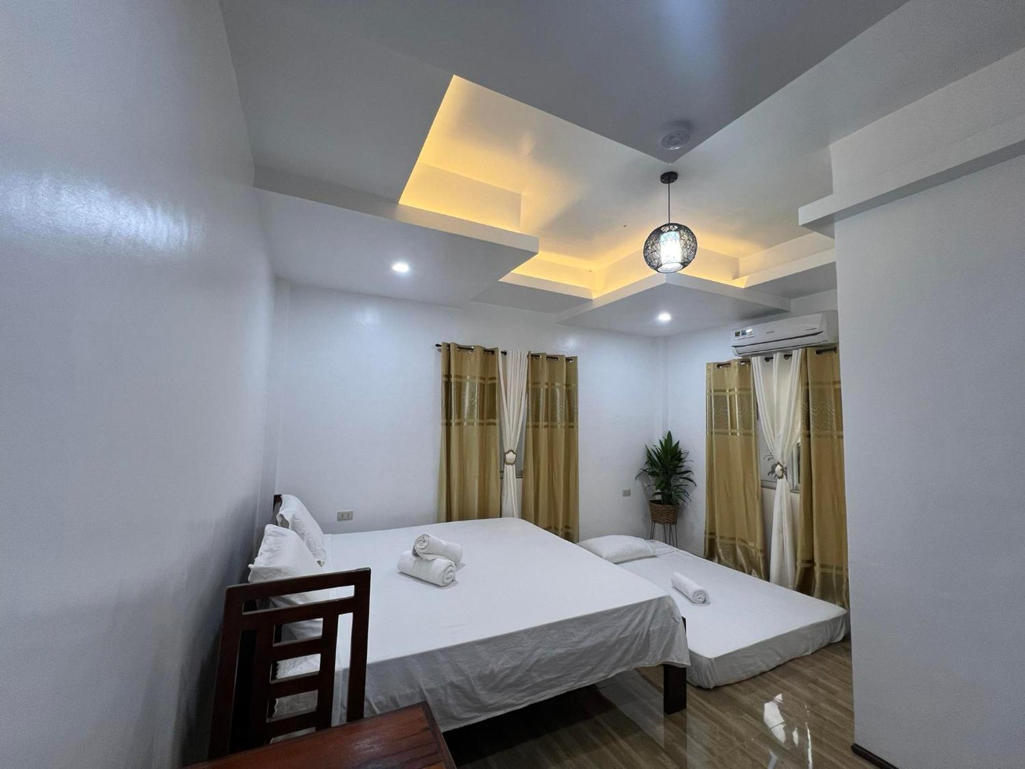 Rich-Vania Suites General Luna  Buitenkant foto